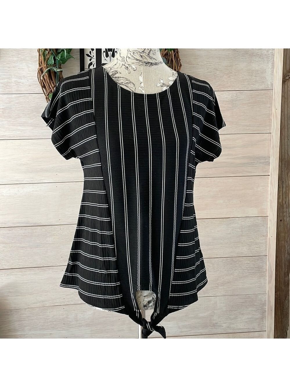 Jones New York Black White Top XL